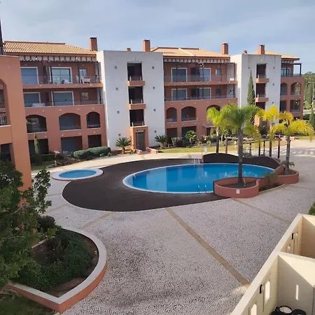 Spacious With Terrace Barbeque With Pool Lägenhet Vilamoura