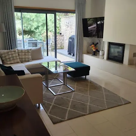 Spacious With Terrace Barbeque With Pool Lägenhet *